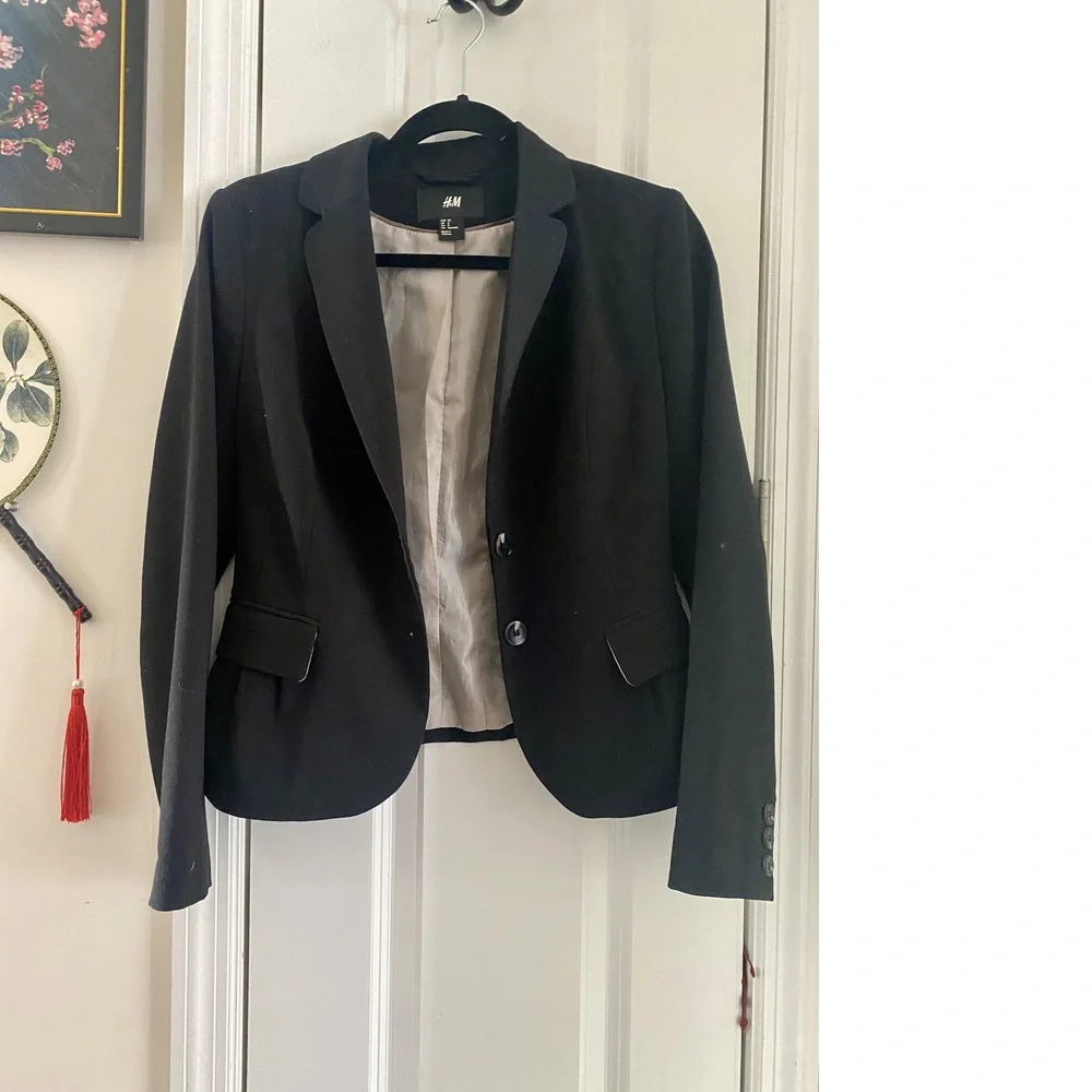 H & M Black Short Formal Blazer (Size US 8) - Picture 5 of 9